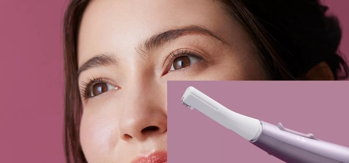 Kolaż: zbliżenie na twarz kobiety z idealnie wystylizowaną brwią oraz na precyzyjną głowicę trymera