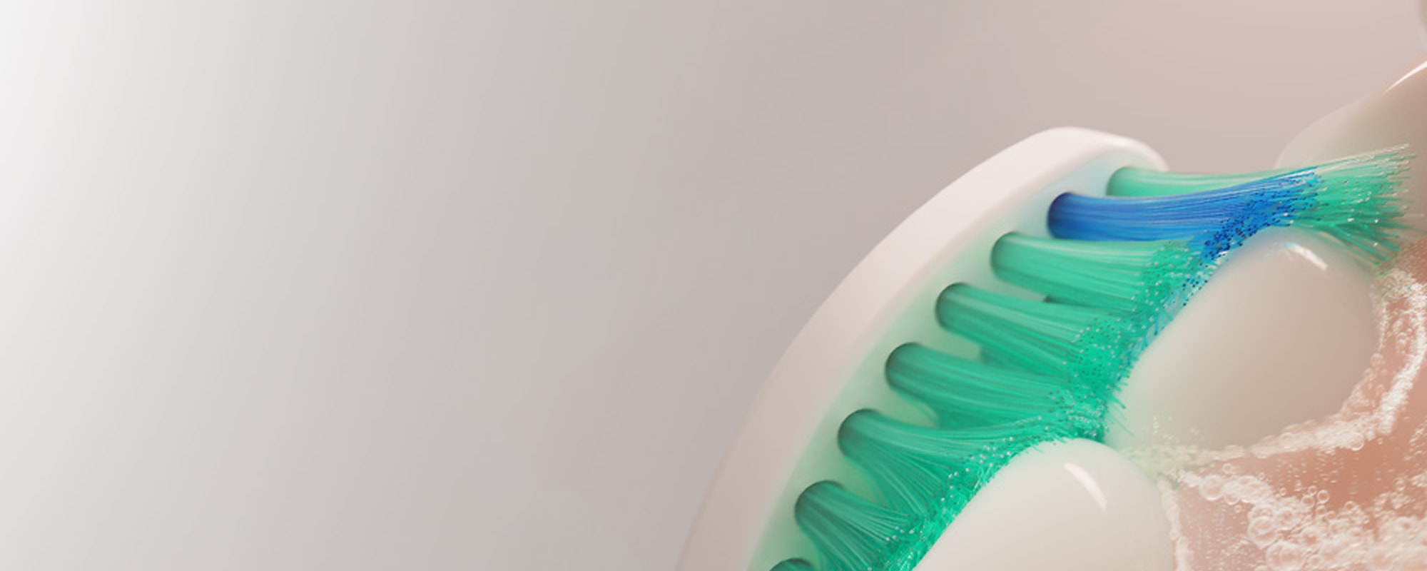 Zbliżenie na szczoteczkę myjącą zęby.