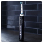 Braun Oral-B szczoteczka elektryczna GENIUS 10100S Black <b>z Bluetooth</b> - 4 końcówki w zestawie